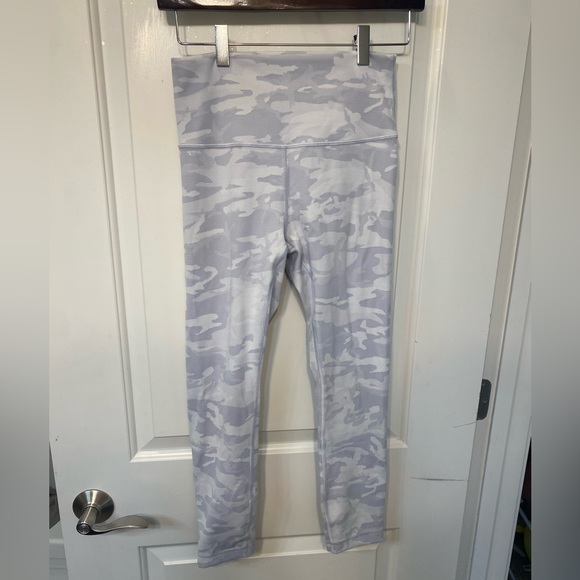 Lululemon WUNDER UNDER HIGH-RISE RIBBED FABRIC CROP 23" *LUXTREME - Picture 3 of 6